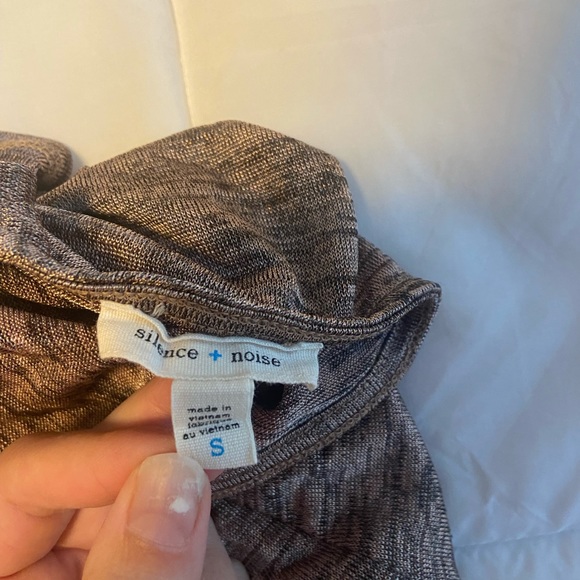 Gold Silence & Noise Tank Top - Picture 5 of 5